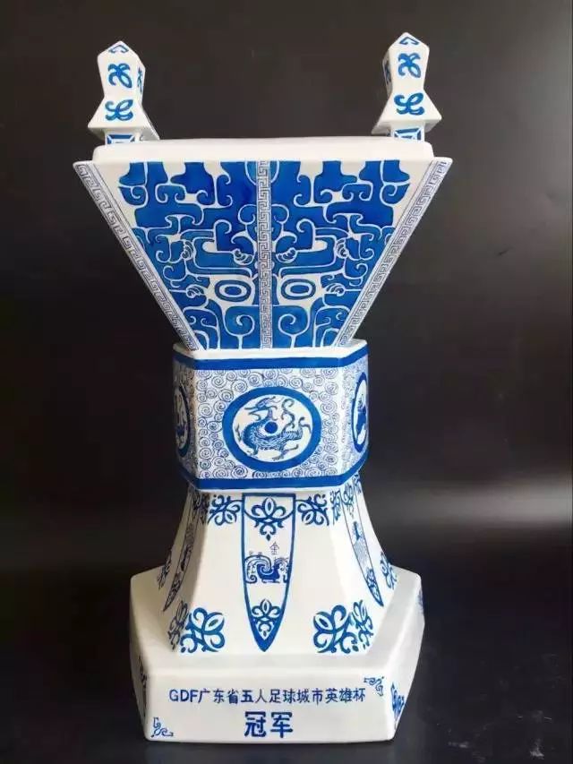 足球杯冠军是谁_2021年足球杯冠军_五个人足球城市冠军杯