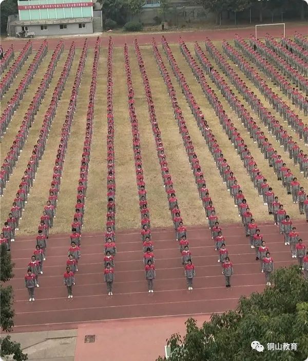 中学生体操中国功夫_中国功夫体操初中_中国功夫学生课间操