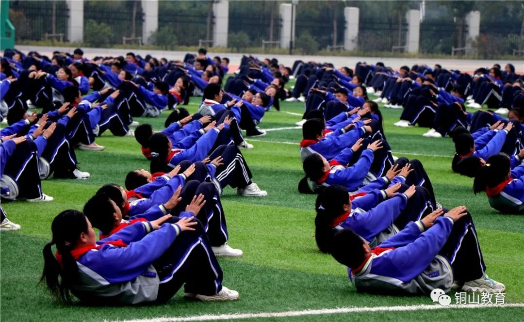 中学生体操中国功夫_中国功夫体操初中_中国功夫学生课间操