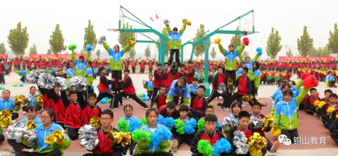 中国功夫学生课间操_中学生体操中国功夫_中国功夫体操初中