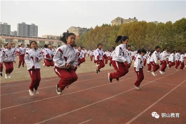 中国功夫体操初中_中学生体操中国功夫_中国功夫学生课间操