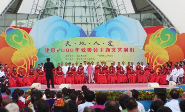 举重冠军当搓澡工是谁的问题_182.5公斤举重冠军_举重冠军最多能举多少公斤