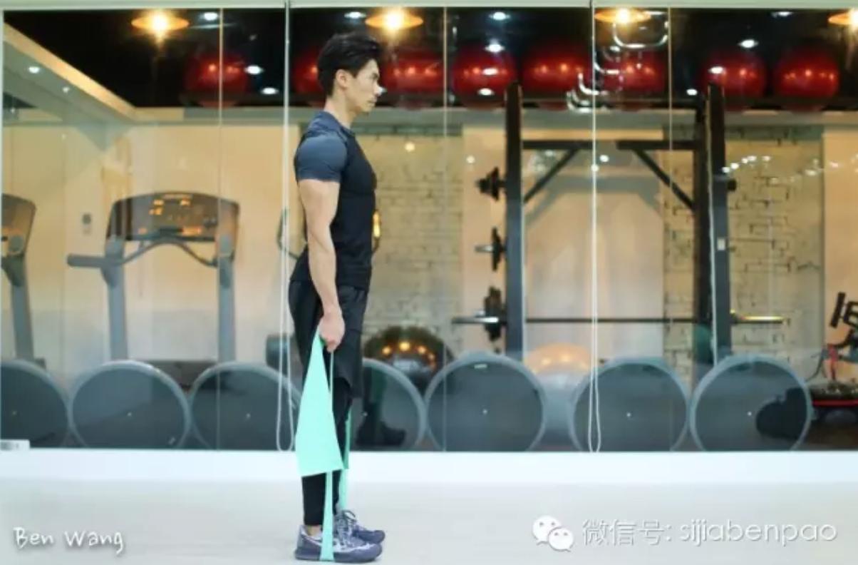 健身房球怎么用_健身房私教药球_健身房药球训练方法