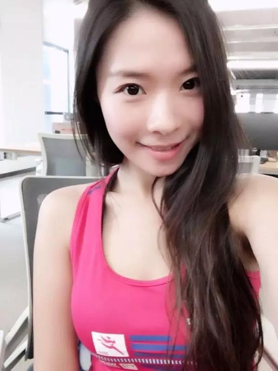 美女跑友。