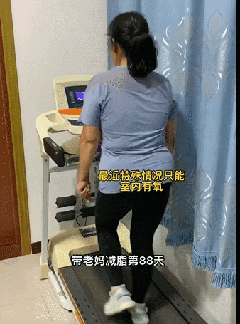健身带教学视频_健身房让教练带着练多少钱_健身房教练带着的运动