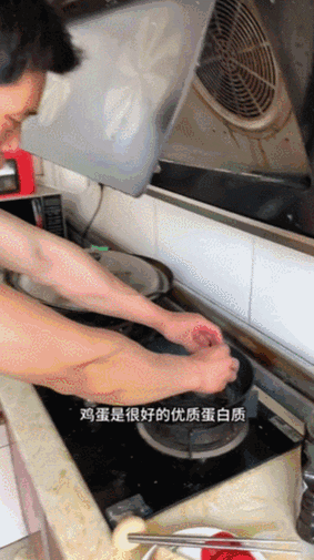 健身房让教练带着练多少钱_健身带教学视频_健身房教练带着的运动