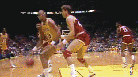 篮球控10期：NBA八大绝技，巨星专属，每个都堪称无解杀招！（文末推荐后卫鞋）