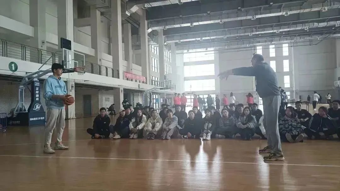 运球折返上篮_折返上篮视频_篮球折返上篮规则