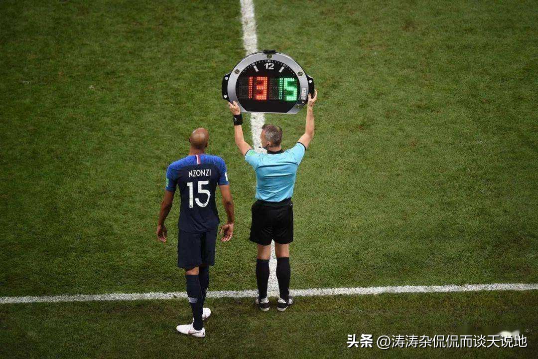 足球传球是什么_多人传球足球规则是什么_足球传球定义