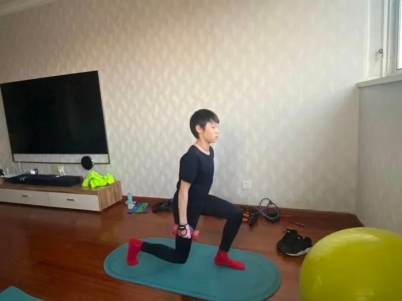 青少年游泳冠军照片_青少年游泳冠军照片高清_青少年游泳冠军照片大全