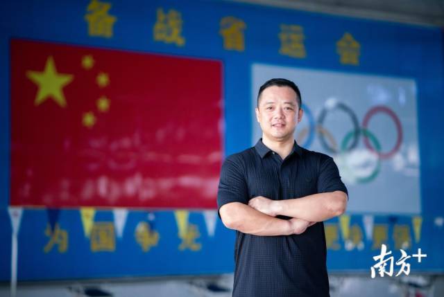 游泳冠军叫什么名_游泳健身冠军运动员名单_冠军运动健身游泳