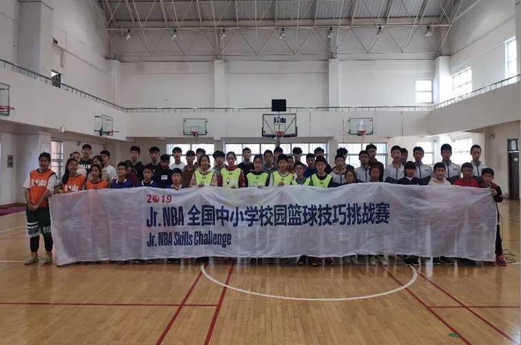 篮球初学者每天必练基本功_篮球初学者每日训练视频教程_每天分享篮球技巧大家都学起来吧