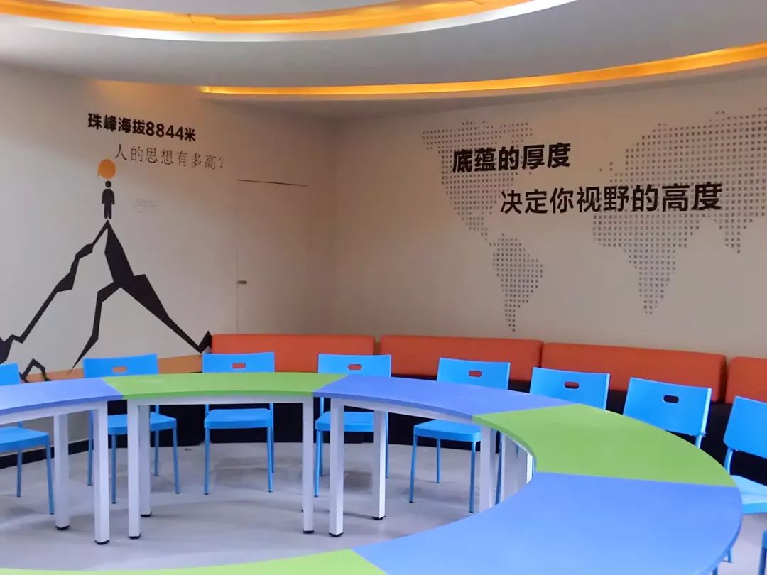好看的足球图片大全集_好看足球技巧画图片简单又漂亮_画足球技巧图片简单又好看