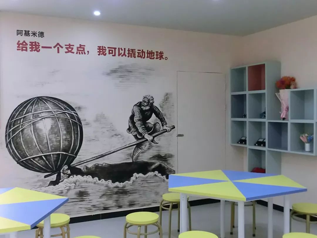 好看足球技巧画图片简单又漂亮_画足球技巧图片简单又好看_好看的足球图片大全集