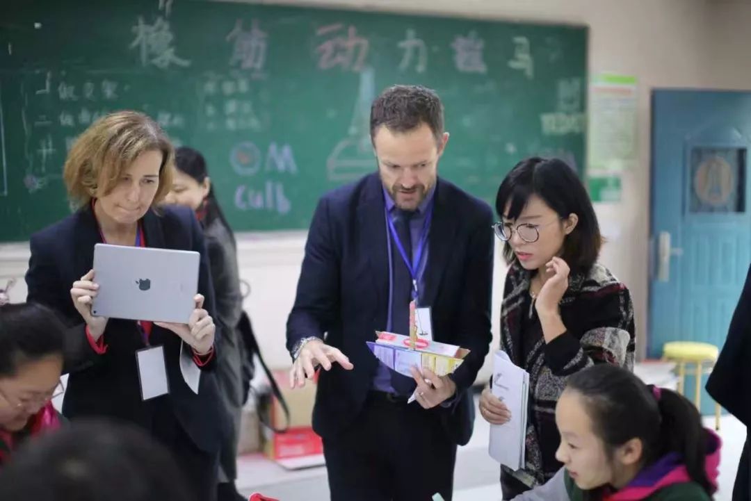 好看的足球图片大全集_画足球技巧图片简单又好看_好看足球技巧画图片简单又漂亮