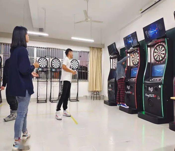 上海足球冠军_足球运动员冠军_奉贤第五届运动会足球冠军