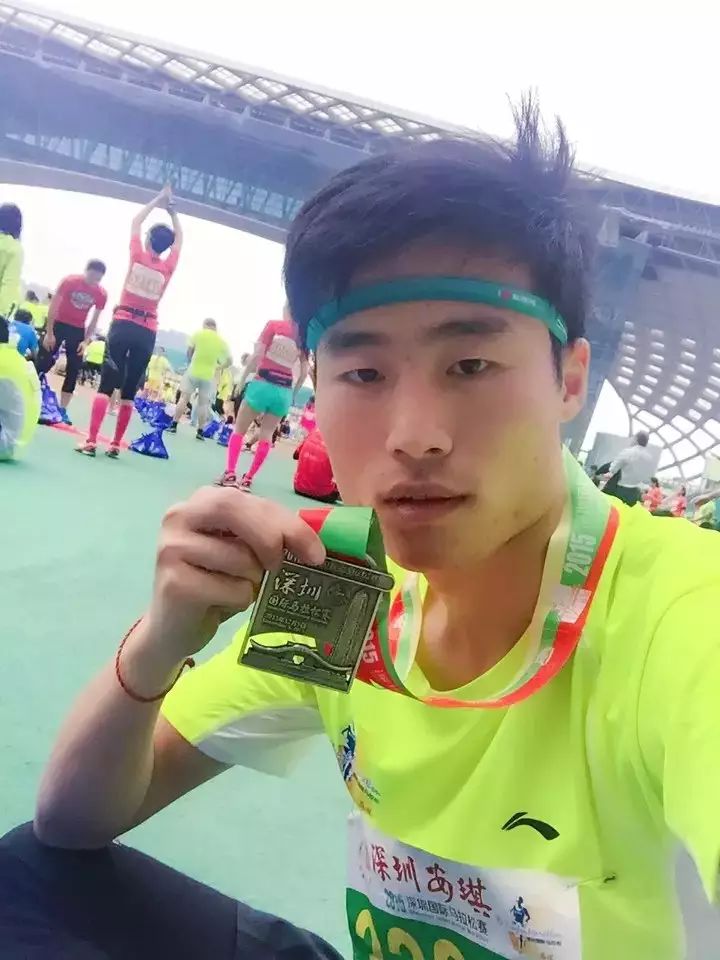 游泳拍照如何摆姿势_拍游泳照片参数设置_北京游泳拍照技巧女生