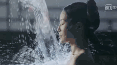 游泳高空跳水技巧视频_高空跳水姿势_高空跳水怎么跳