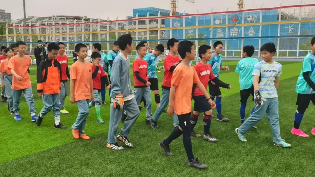 足球规则女子图片比赛大全_女子足球比赛规则图片_足球规则图解pdf