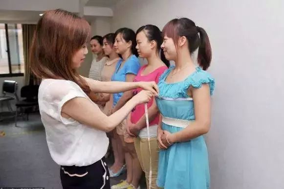 柳州足球宝贝美女冠军名单_柳州足球宝贝冠军美女_广西柳州足球