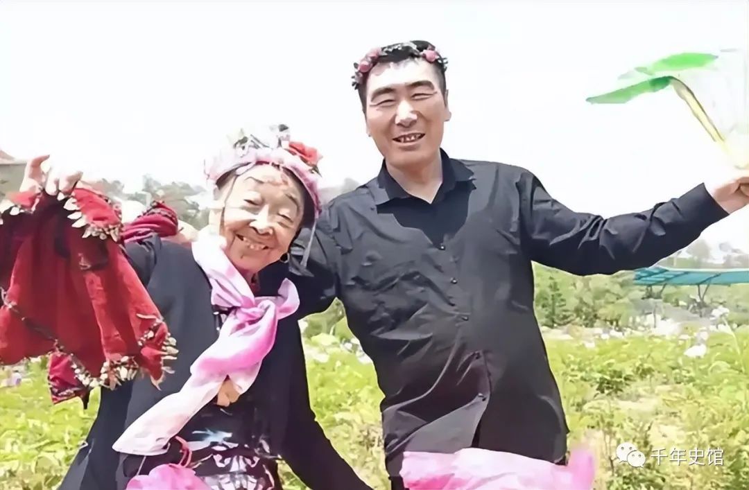父母出场拍摄家庭日常_出场日常拍摄家庭父母的照片_出场日常拍摄家庭父母感言