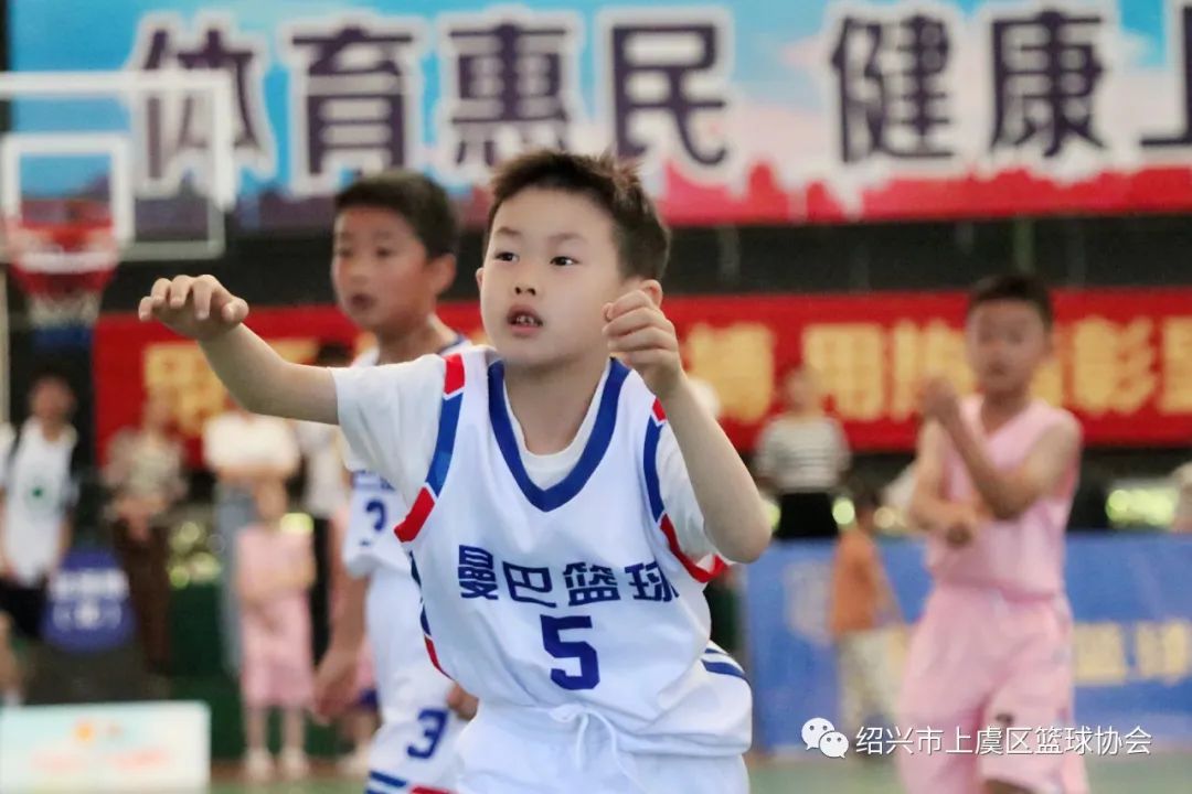 篮球比赛中特殊防守规则_篮球比赛中特殊犯规_特殊篮球防守规则比赛中的犯规