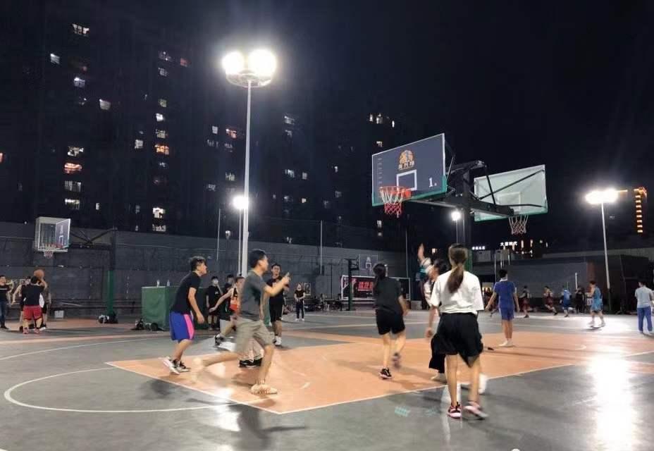 篮球运动的规则与好处_篮球的利与弊_篮球运动的好处