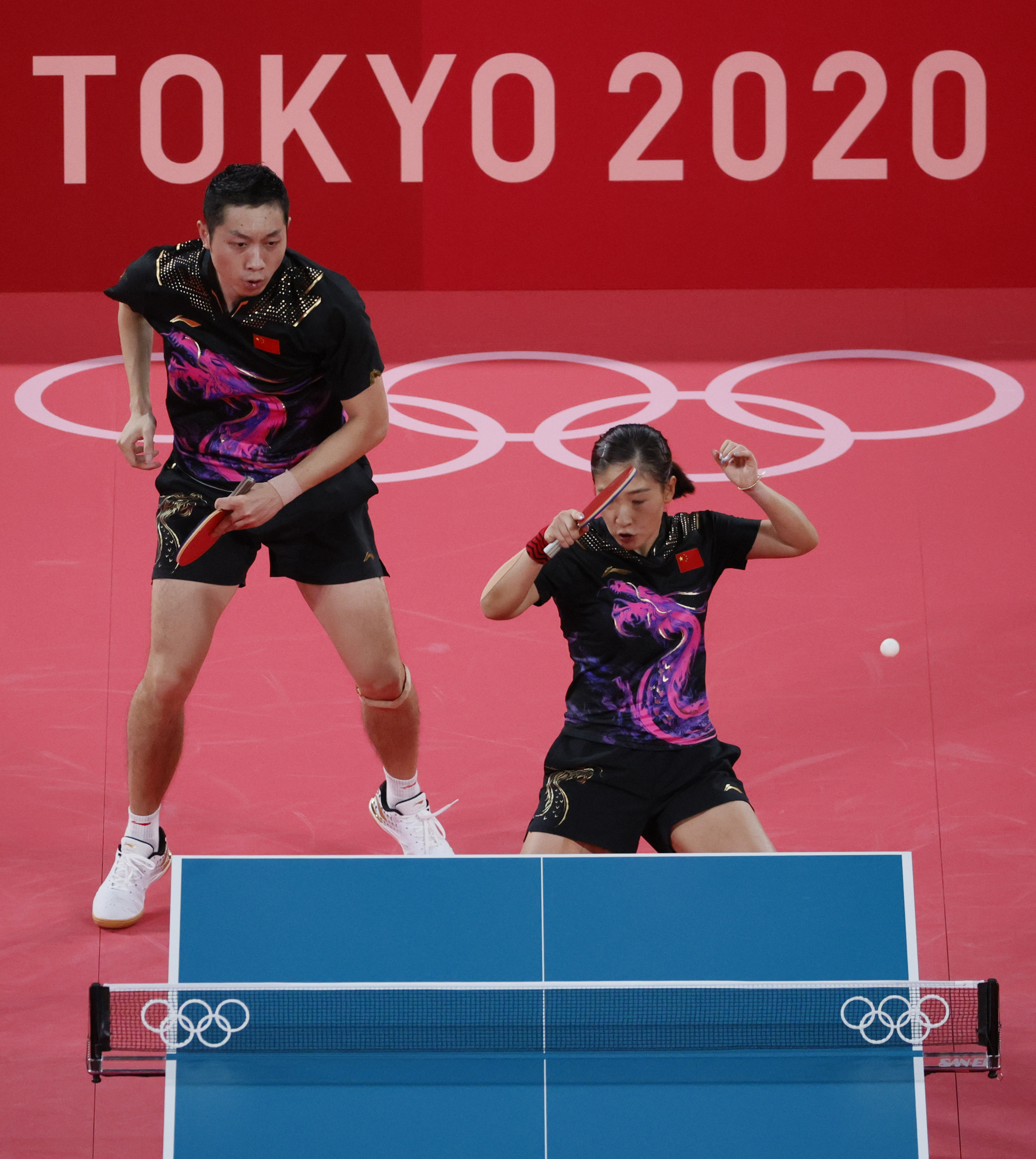 女子举重中国选手_女子举重中国冠军是谁呀_举重女子冠军中国是谁