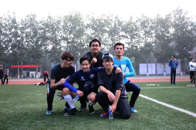 五人制足球守门员规则及注意事项_五人制足球守门员规则视频_五人制足球赛守门员规则