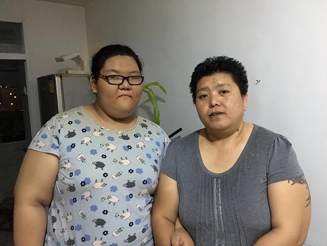举重冠军多高_举重冠军体重_举重冠军身材最好