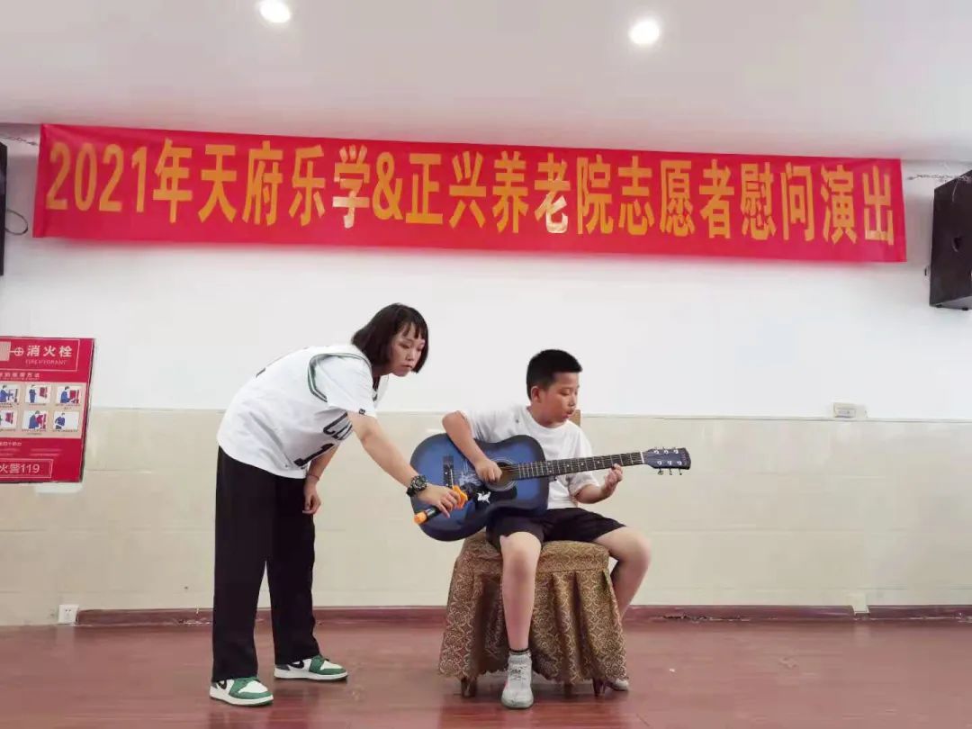 篮球规则护胸标准_篮球护球规则_篮球护胸可以抢吗