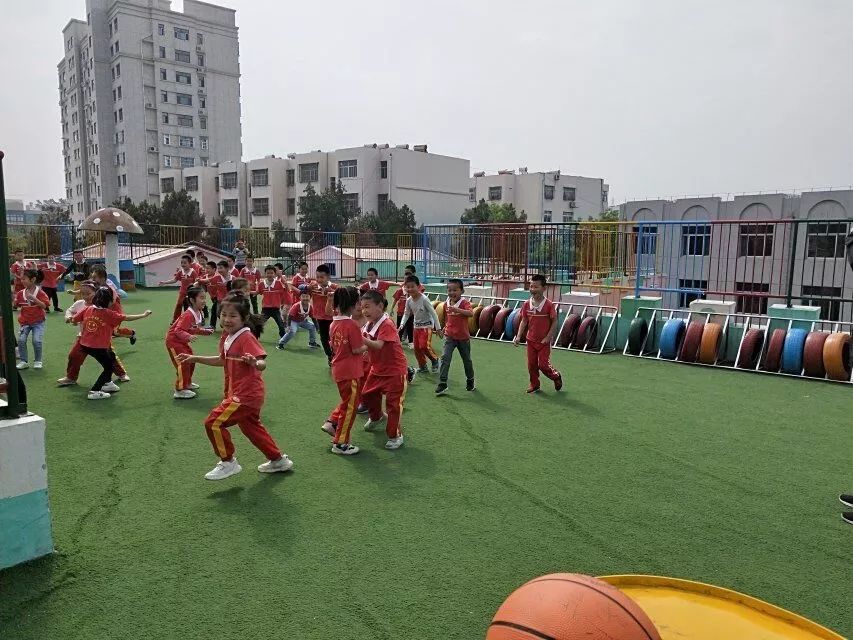 篮球扶腰犯规吗_篮球扶腰_拍篮球放倒扶起游戏规则