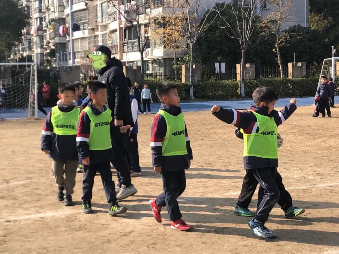 足球冠军可以拿几次_我可以当足球冠军吗_足球冠军可以打几个人