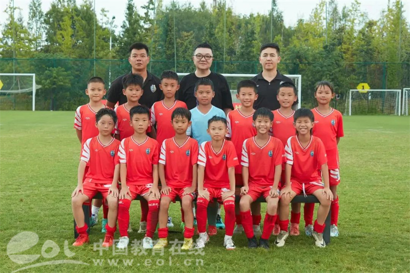 班级足球赢得冠军_班级足球赛冠军_赢得足球班级冠军的句子