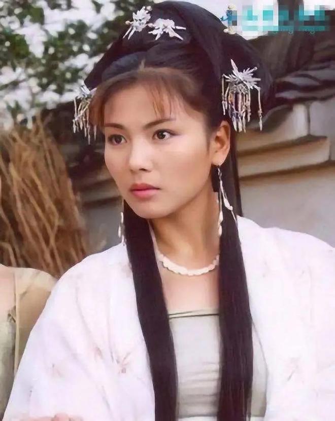 健身女明星走路姿势_女明星的走姿_女明星走路气场全开