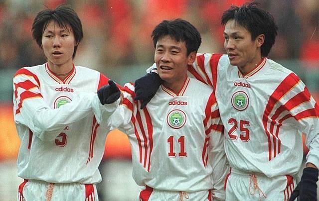 中国国家队中锋_中锋国足球员历史排行榜_国足球员中锋历史