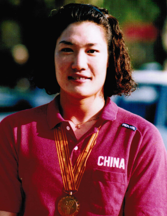 游泳冠军全国女获得者是谁_游泳冠军2021女_获得全国游泳冠军女