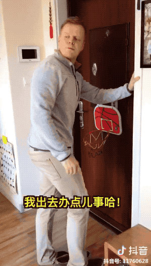 老外在中国生活趣事_有趣外国人_中国人在国外的趣事