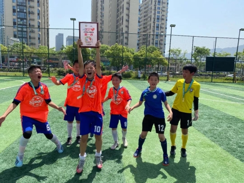 中国小学足球联赛冠军_全国小学生足球比赛结果_全国足球比赛冠军小学