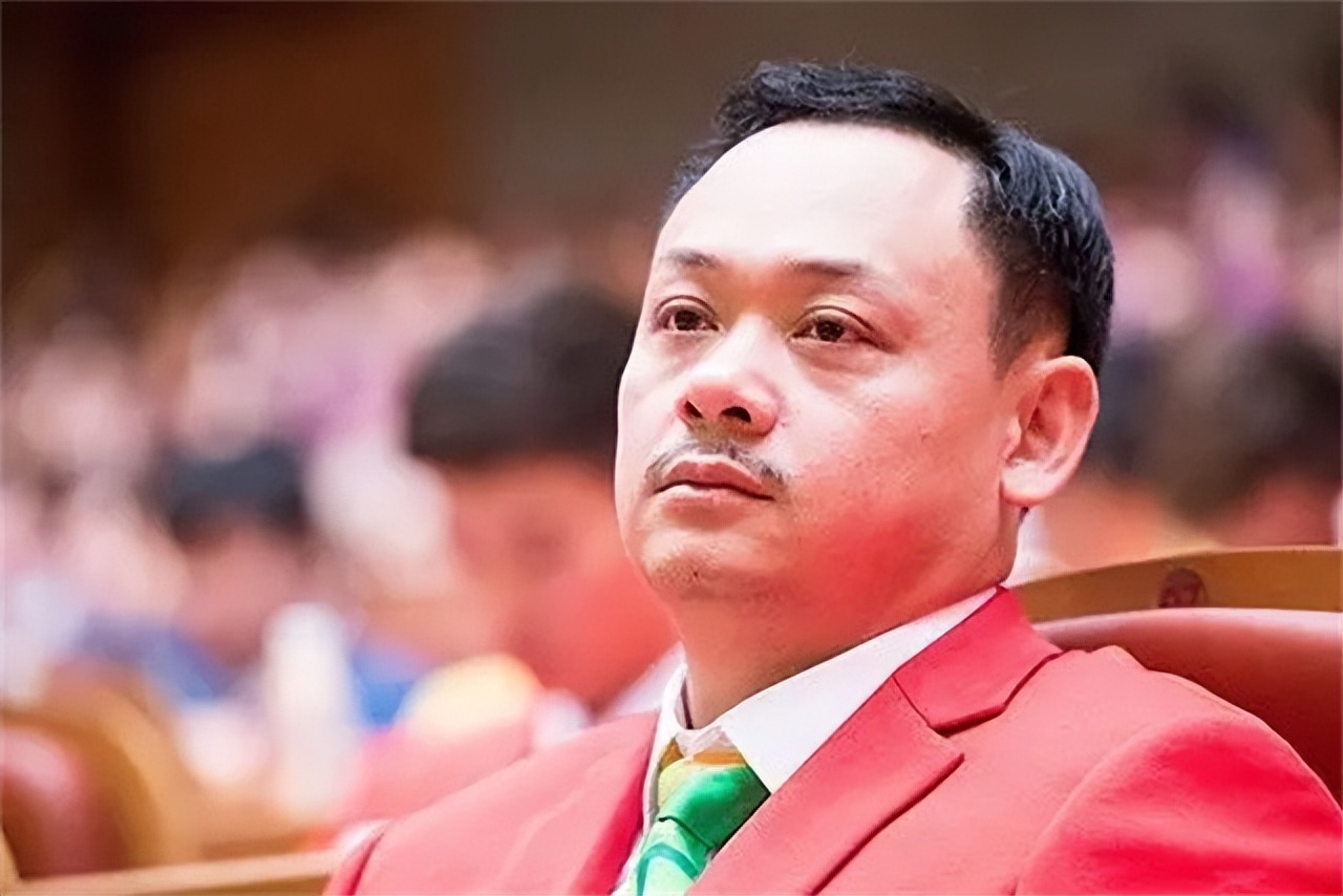 姓代的举重冠军_举重冠军姓什么_举重冠军运动员