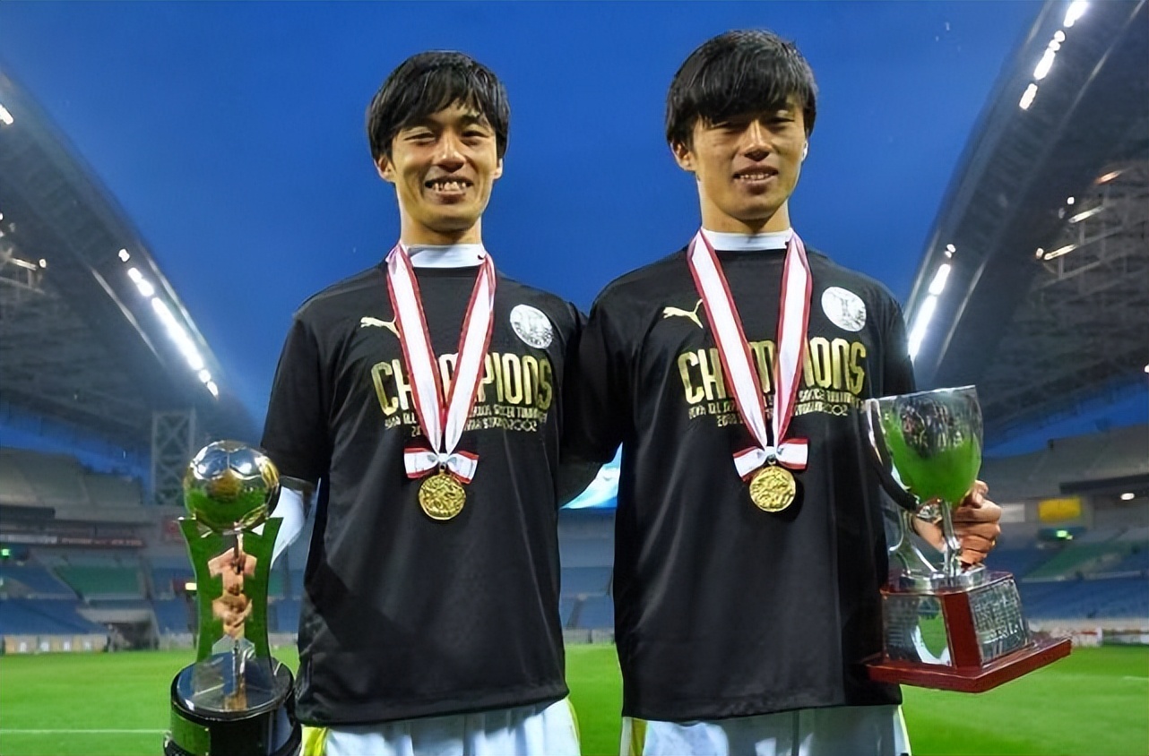 日本高中男子足球_日本高中足球冠军回家了吗_日本高中足球联赛冠军