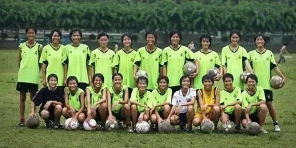 足球2009年世界冠军_足球世界冠军2021_世界足球历届冠军