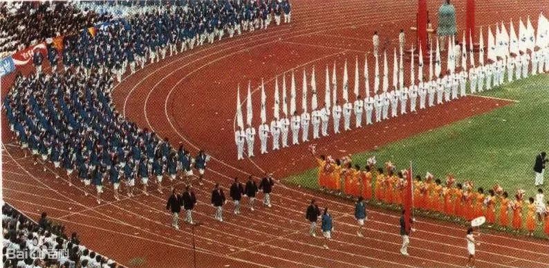 昔日举重冠军沦为毒贩_邢芬举重冠军视频_邢台举重冠军