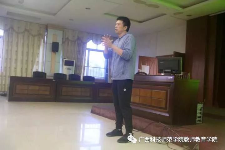 篮球裁判示范视频_篮球规则裁判碰球技巧视频_篮球裁判撞人手势