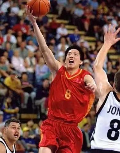 篮球名人排名50_中国篮球历史性人物排名_篮球人排名前十