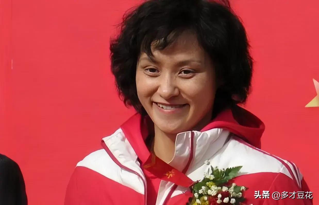 中国篮球历史性人物排名_国内篮球名人_篮球运动员历史排名