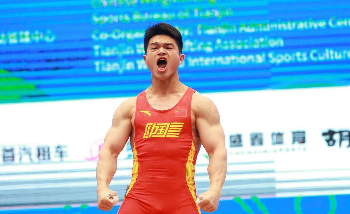 举重运动员名将_中国三个举重冠军名单图片_举重名单