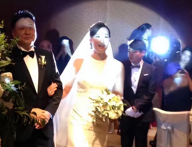 怎样成为游泳冠军男_游泳冠军叫什么_游泳冠军男的
