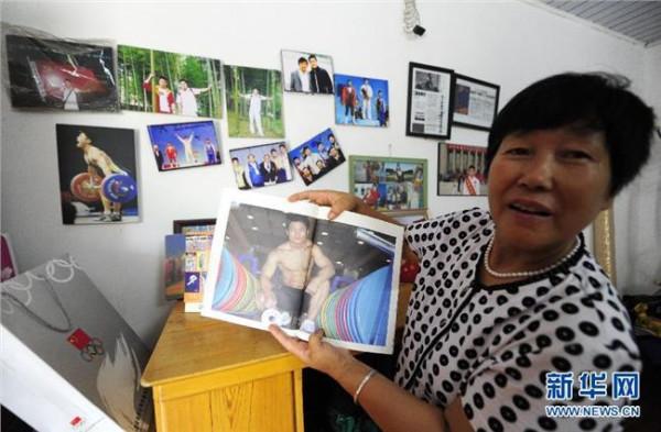 陈小敏举重_举重女冠军陈小敏_举重冠军女陈小敏简历