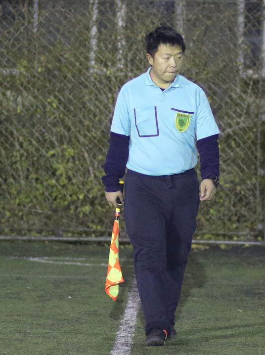 足球业余裁判一场多少钱_业余足球联赛野球裁判规则_业余足球裁判教程
